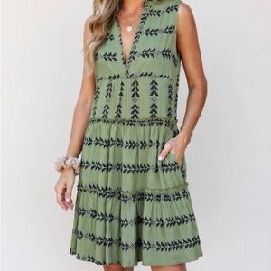 CUPSHE NWT Green w/ Black Patterned Tiered Sleeveless Summer Dress Small